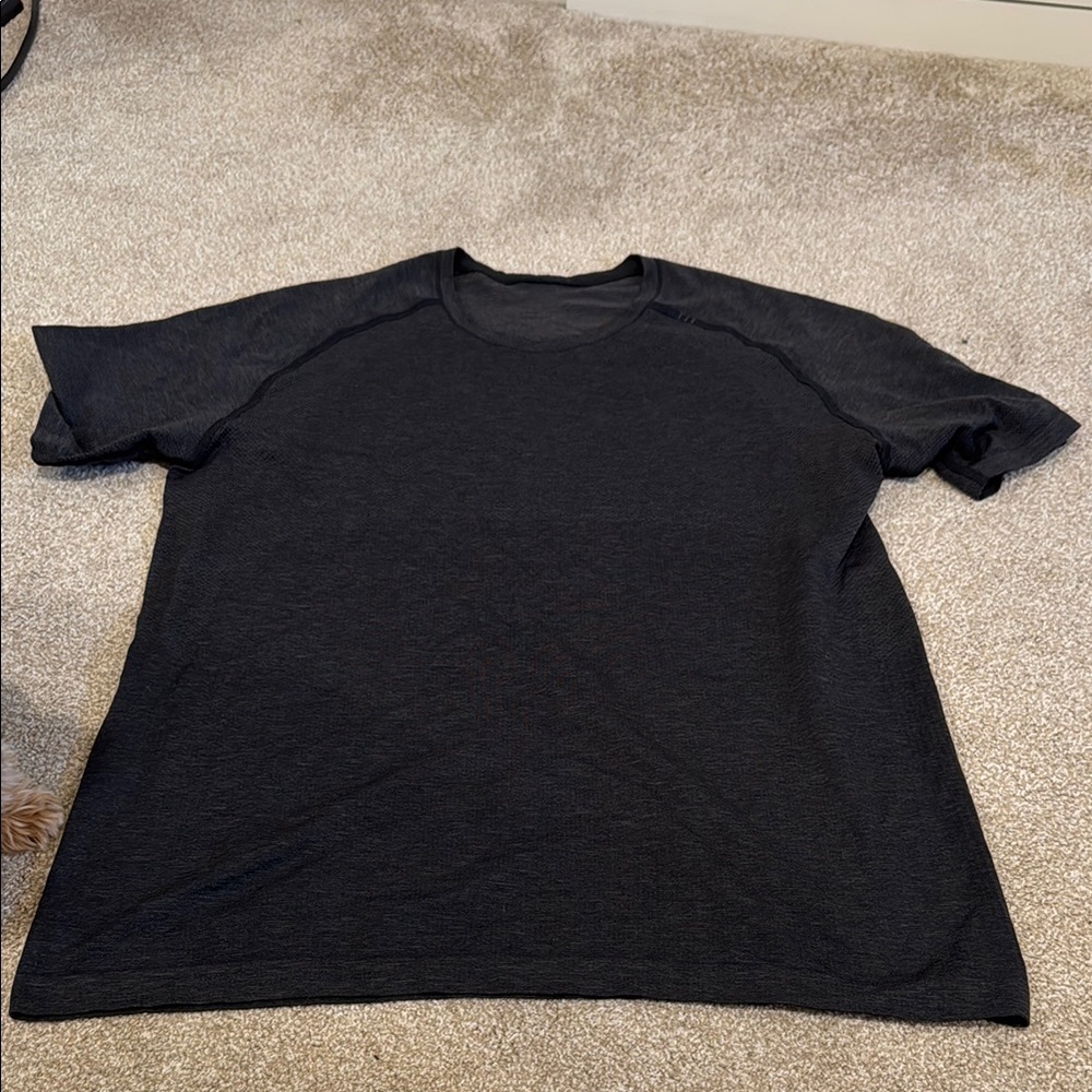 Men's Black T-Shirt Lululemon metal vent